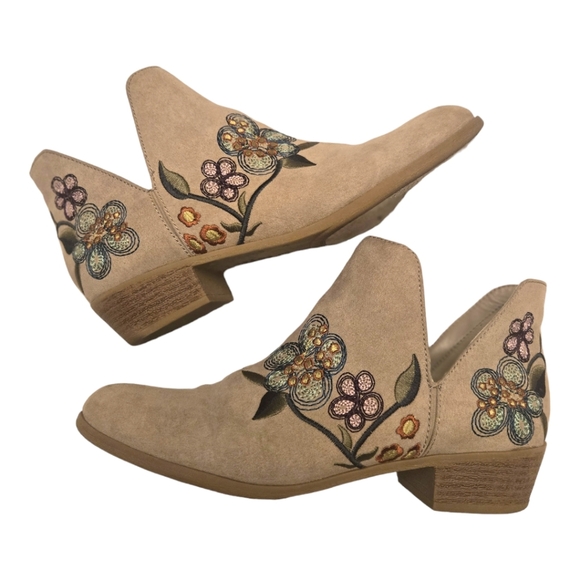Indigo Shoes - Indigo Road Tan Floral Embroidered Ankle Boots Size 9